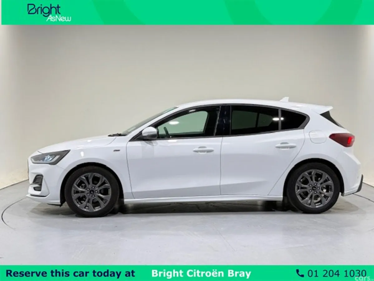 Ford Focus Hatchback, Petrol, 2024, White