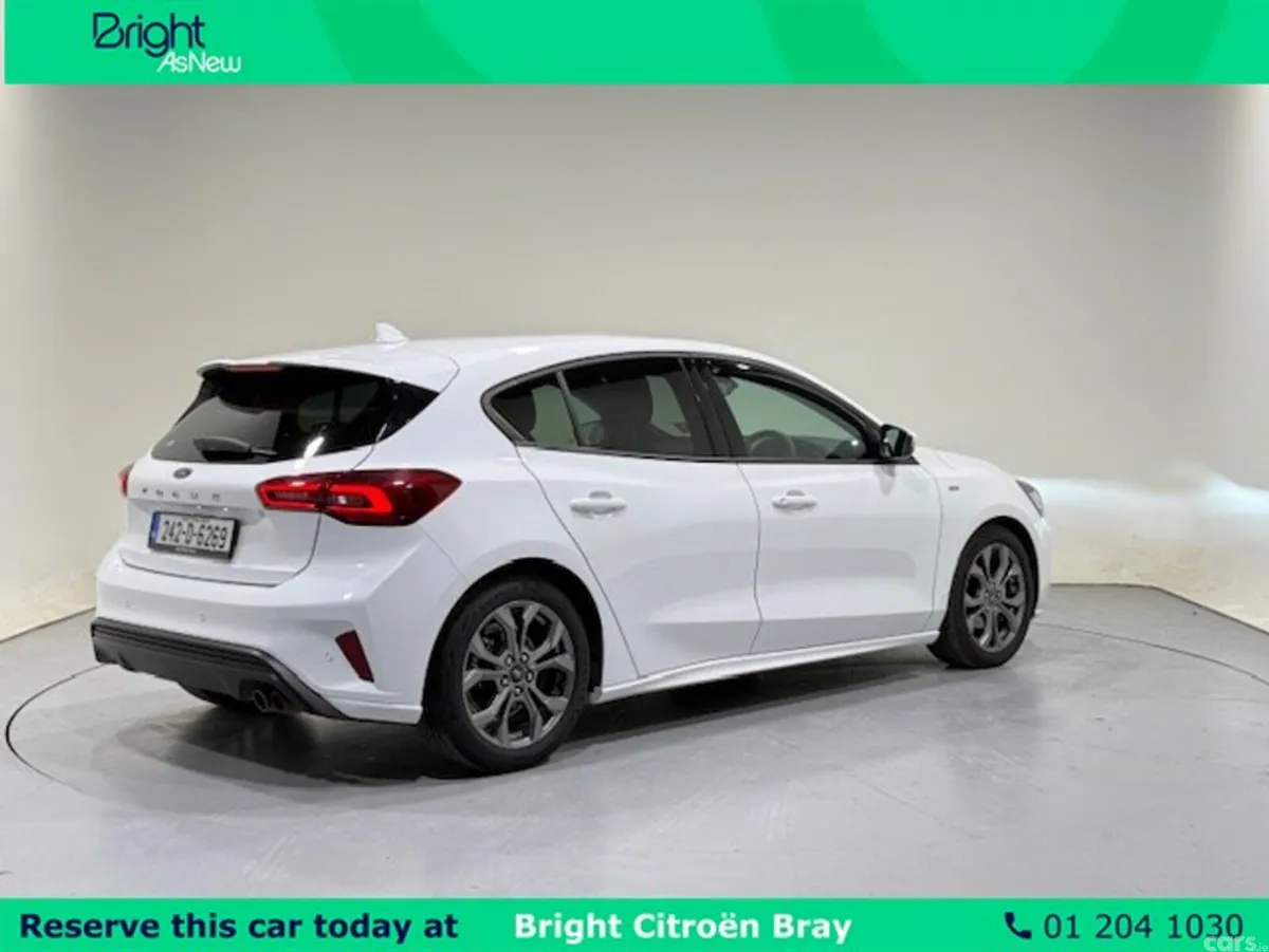 Ford Focus Hatchback, Petrol, 2024, White
