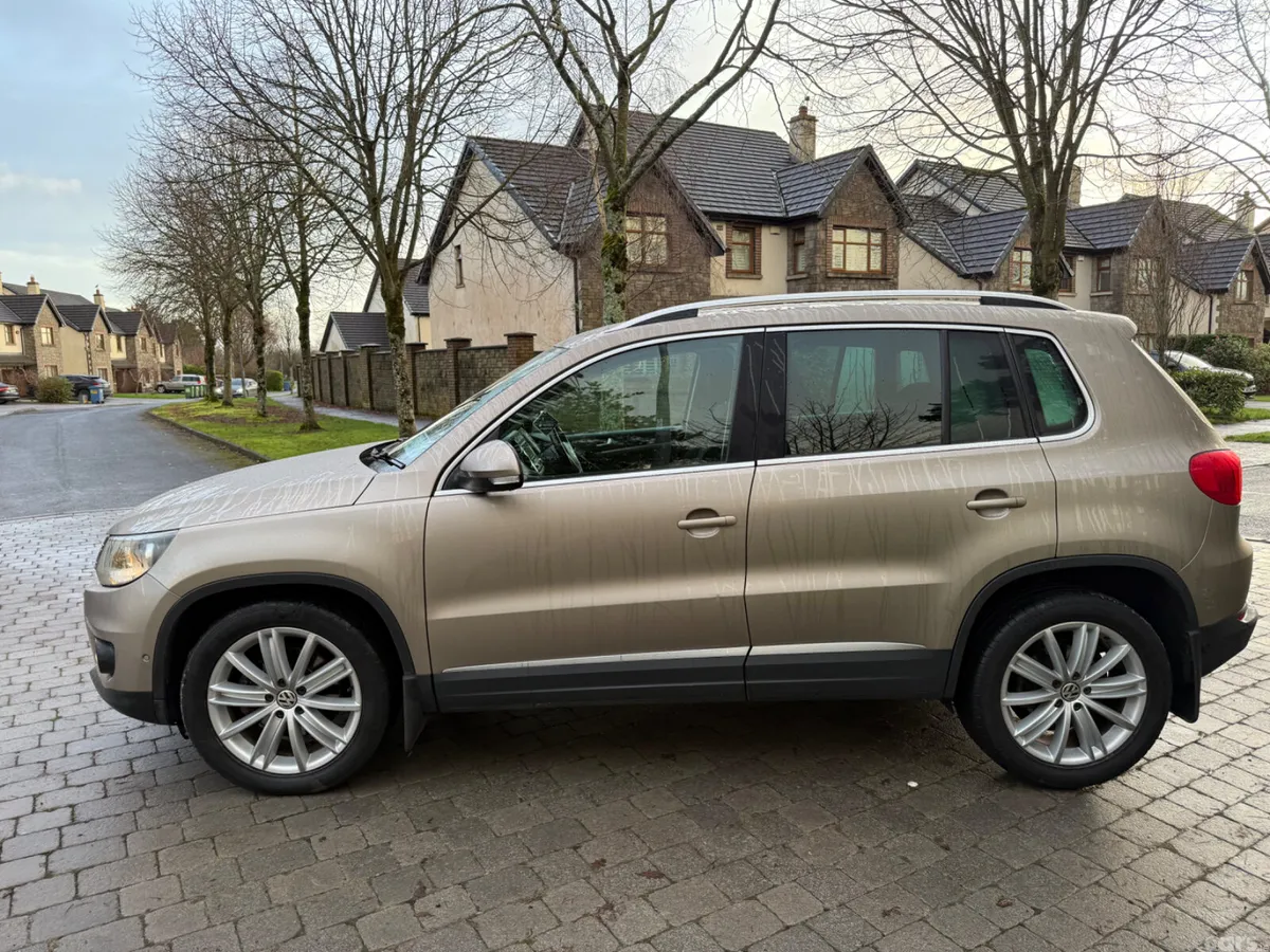 Volkswagen Tiguan SUV, Diesel, 2014, Brown