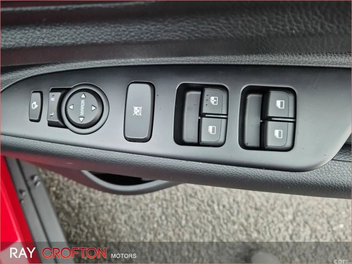 Kia Stonic MPV, Petrol, 2026, Red