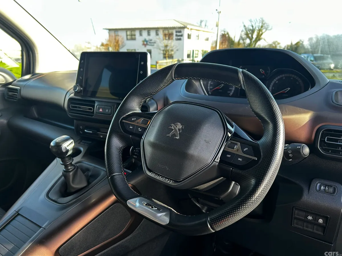 Peugeot Rifter MPV, Diesel, 2022, Brown