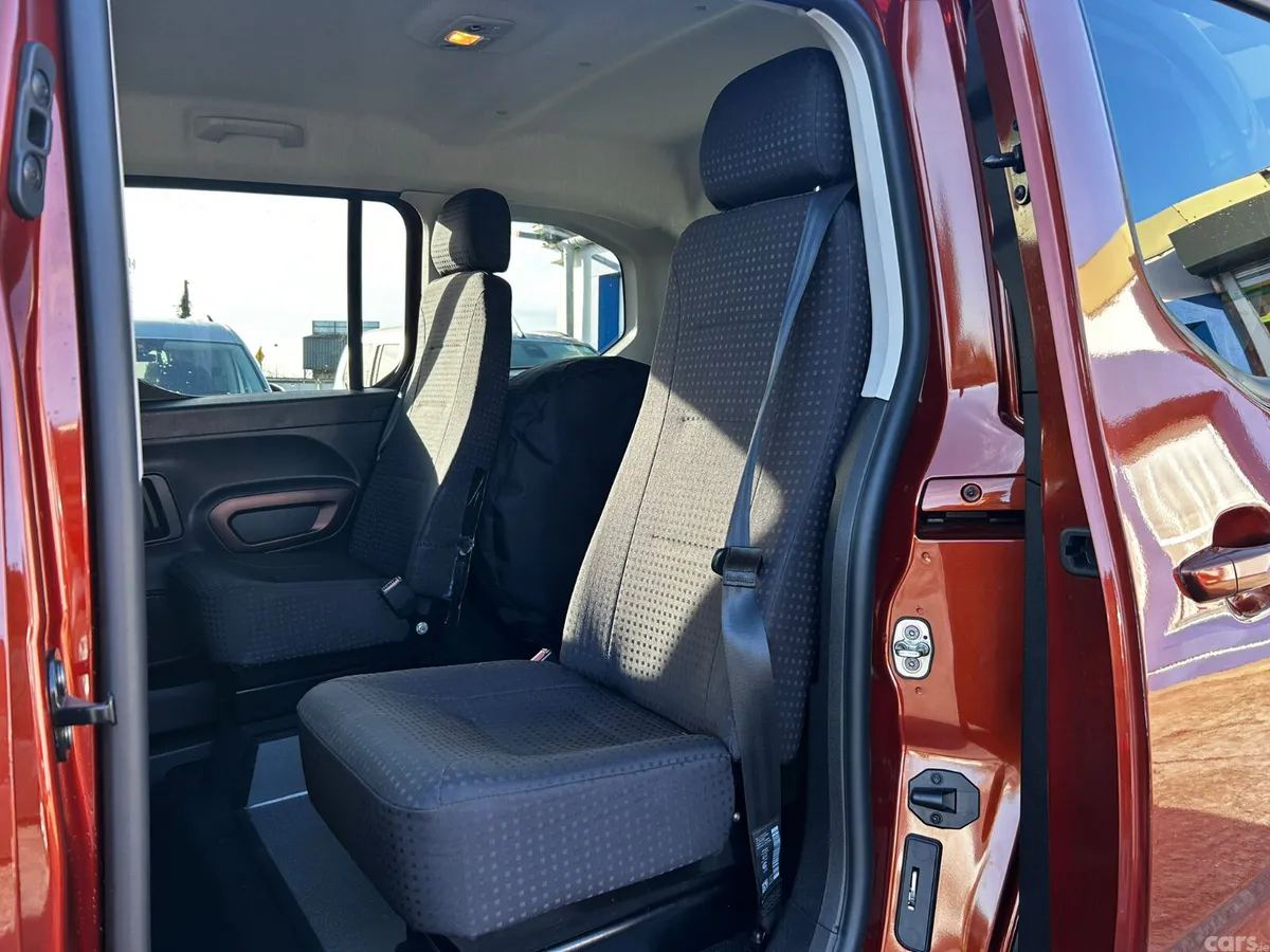 Peugeot Rifter MPV, Diesel, 2022, Brown