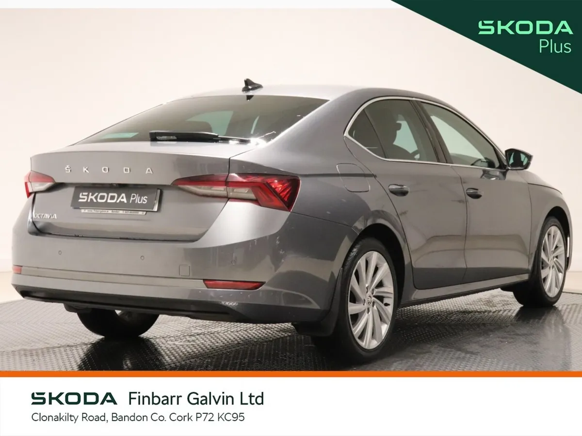 Skoda Octavia Saloon, Diesel, 2021, Grey