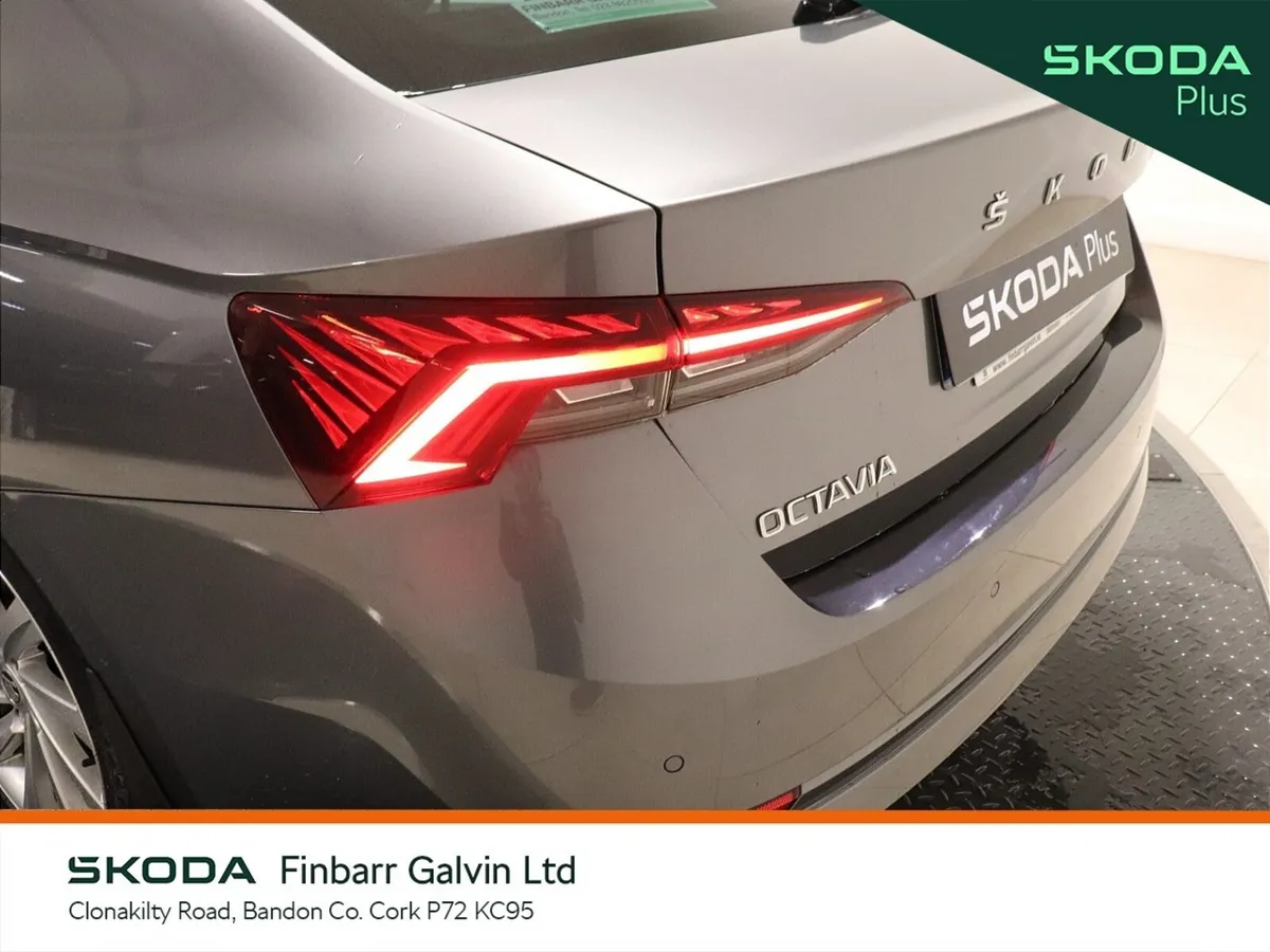 Skoda Octavia Saloon, Diesel, 2021, Grey