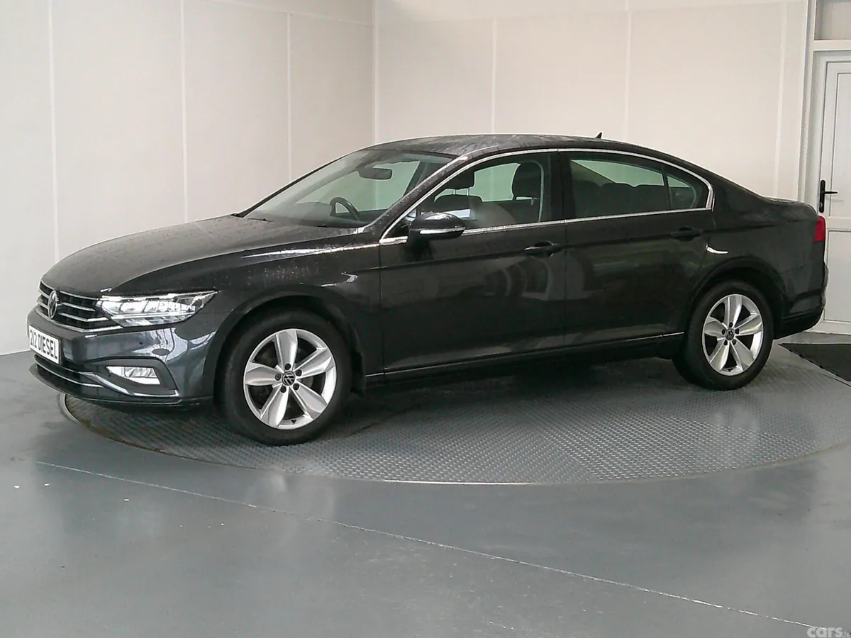 Volkswagen Passat Saloon, Diesel, 2021, Grey