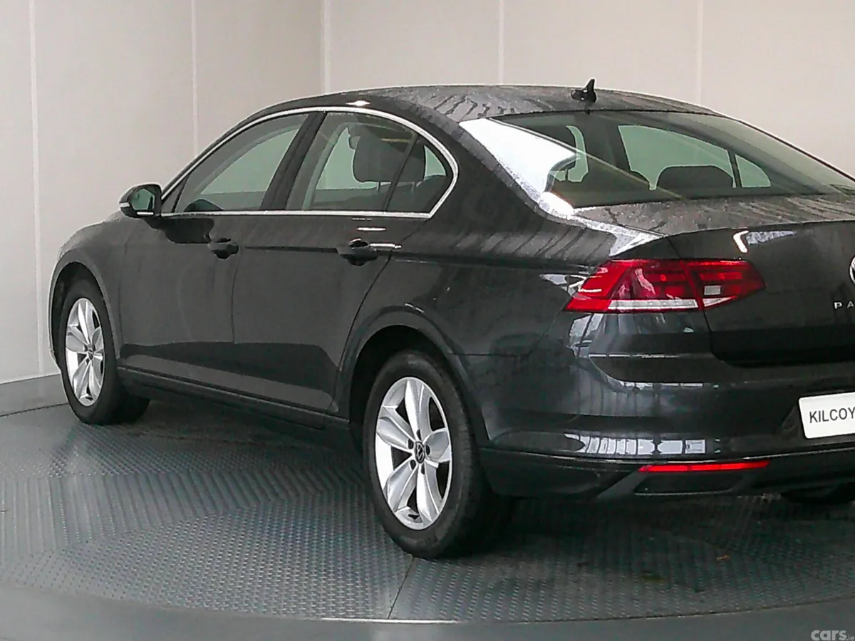 Volkswagen Passat Saloon, Diesel, 2021, Grey
