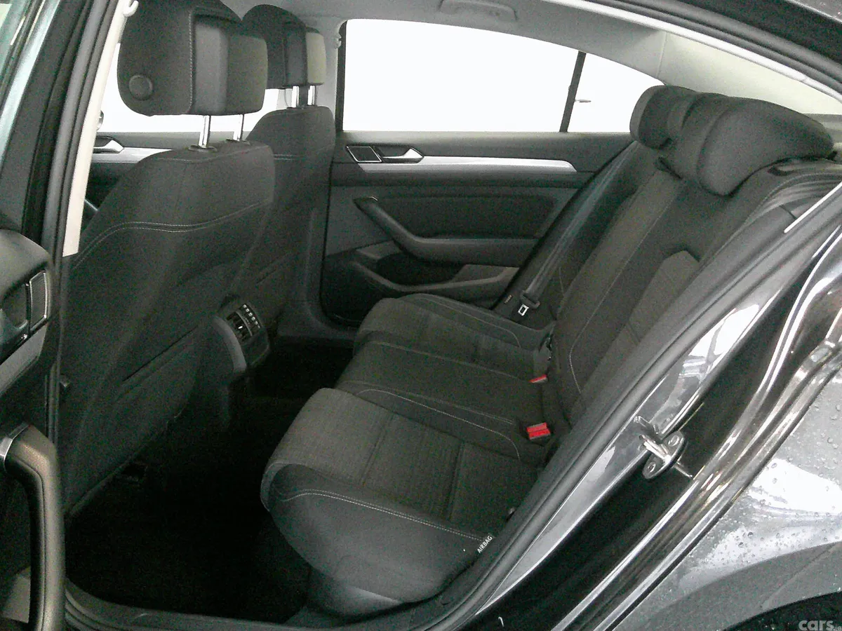 Volkswagen Passat Saloon, Diesel, 2021, Grey