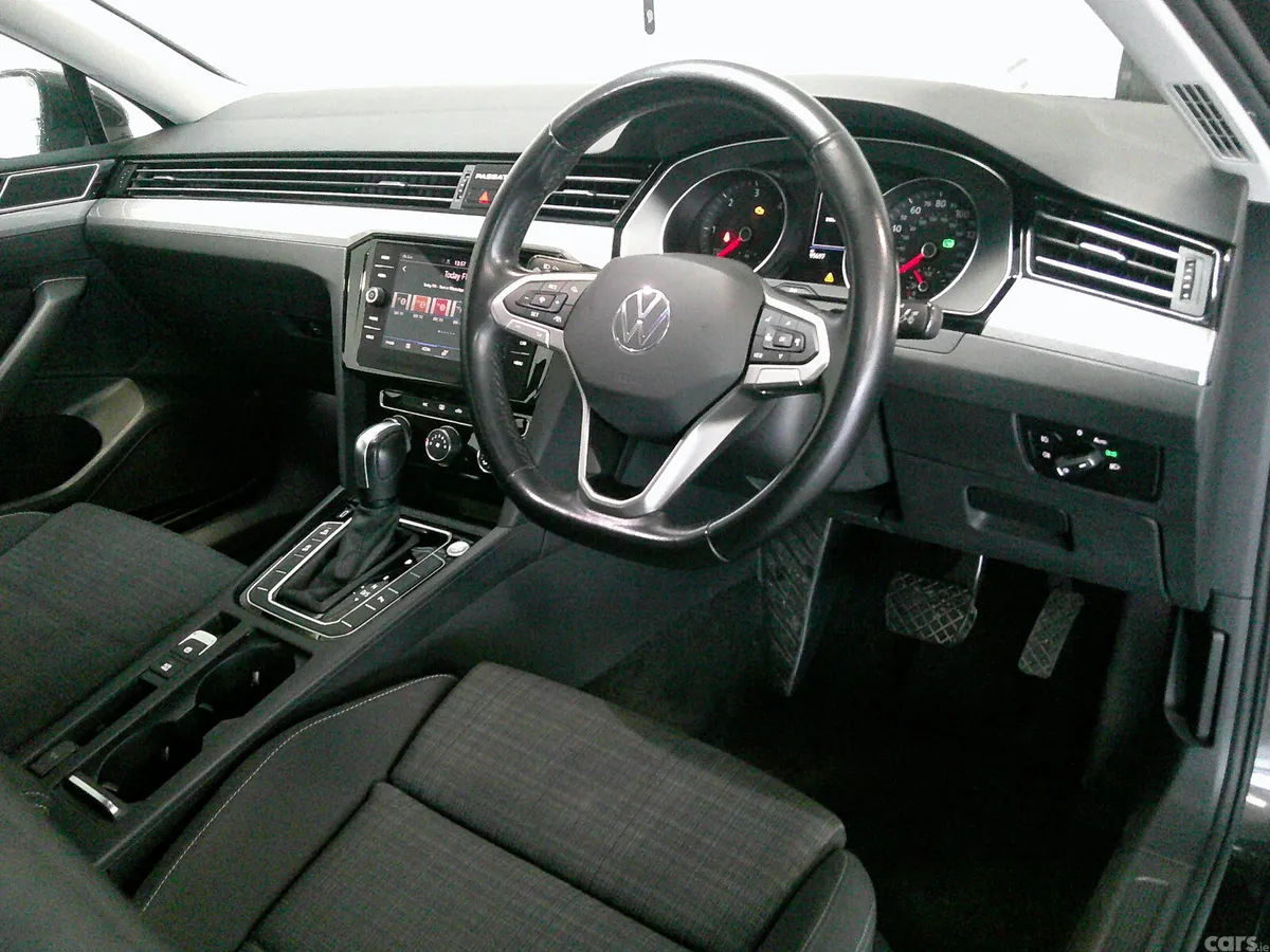 Volkswagen Passat Saloon, Diesel, 2021, Grey