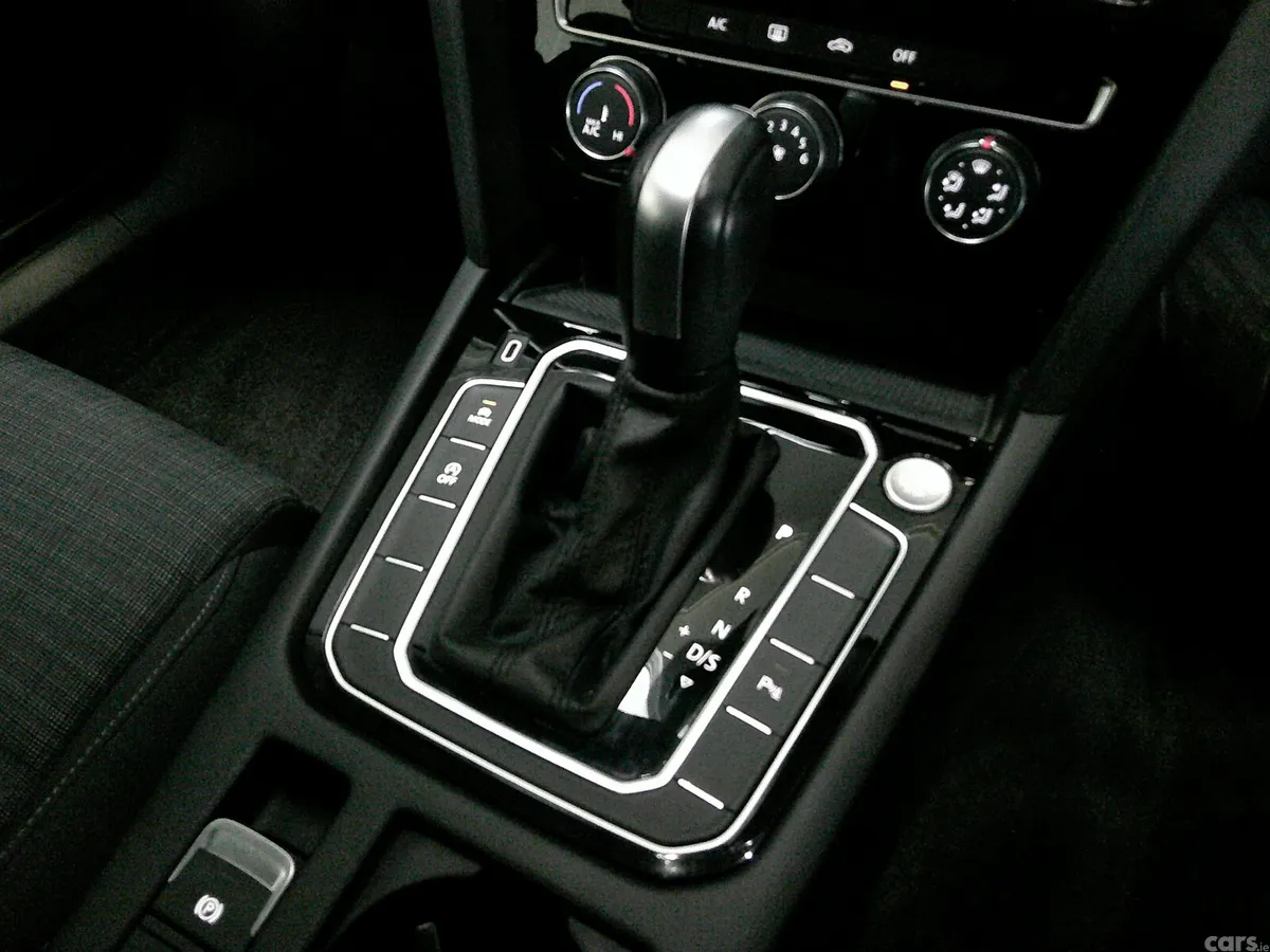 Volkswagen Passat Saloon, Diesel, 2021, Grey
