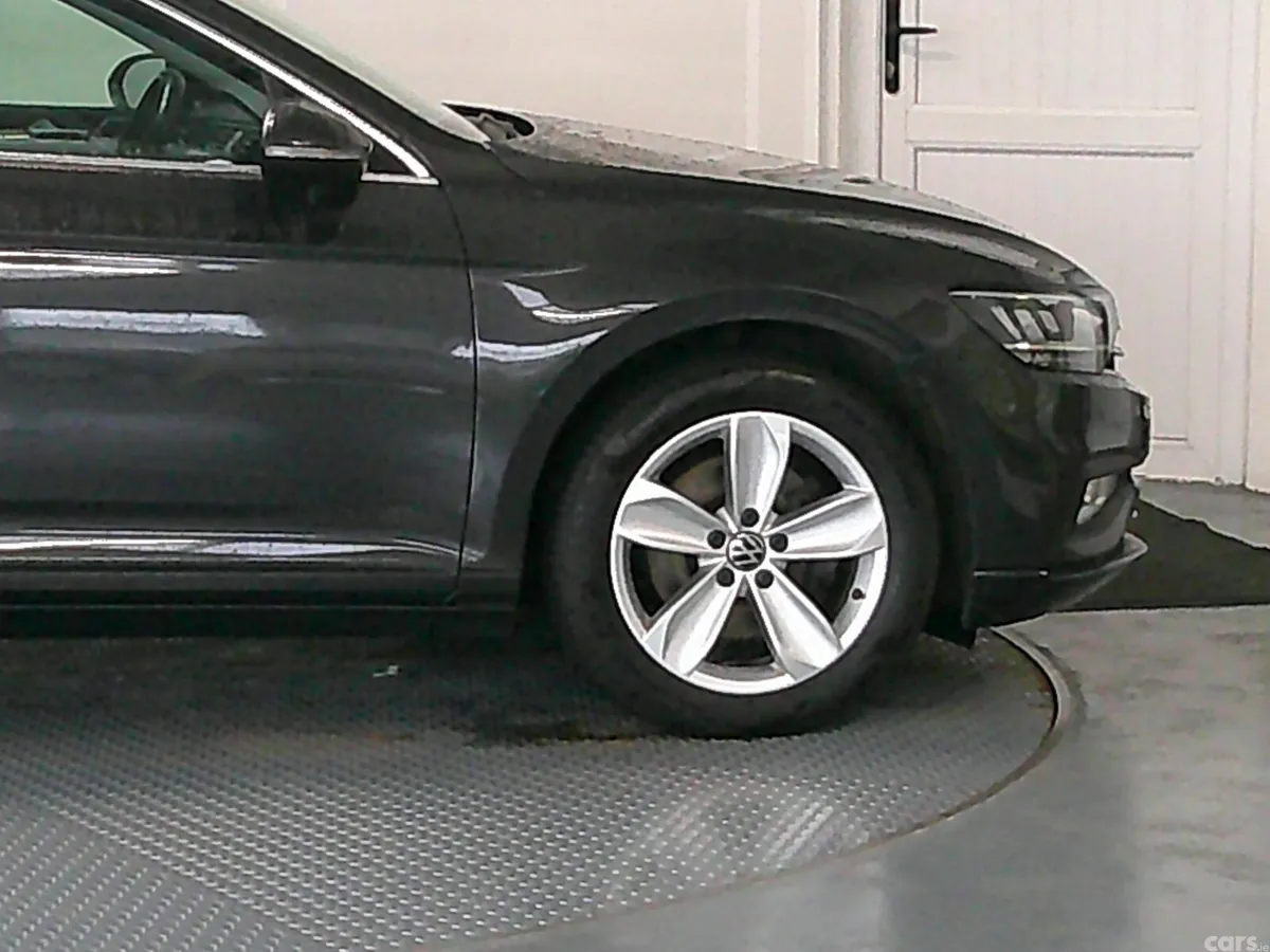 Volkswagen Passat Saloon, Diesel, 2021, Grey