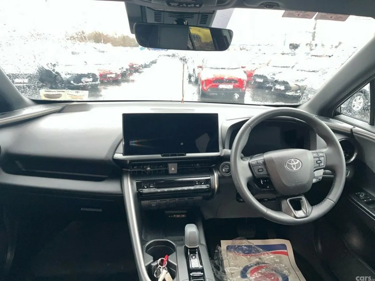Toyota C-HR SUV, Petrol Hybrid, 2024, Silver