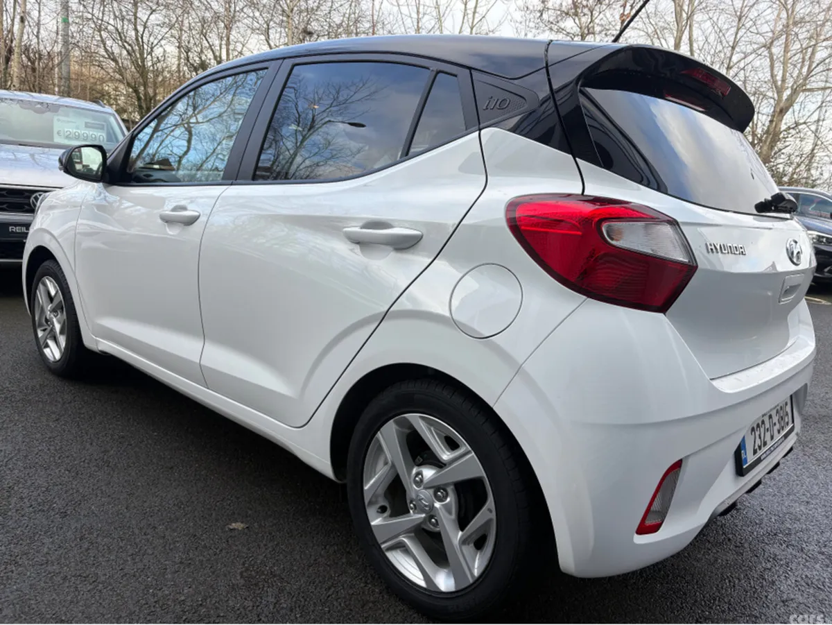 Hyundai i10 Hatchback, Petrol, 2023, White