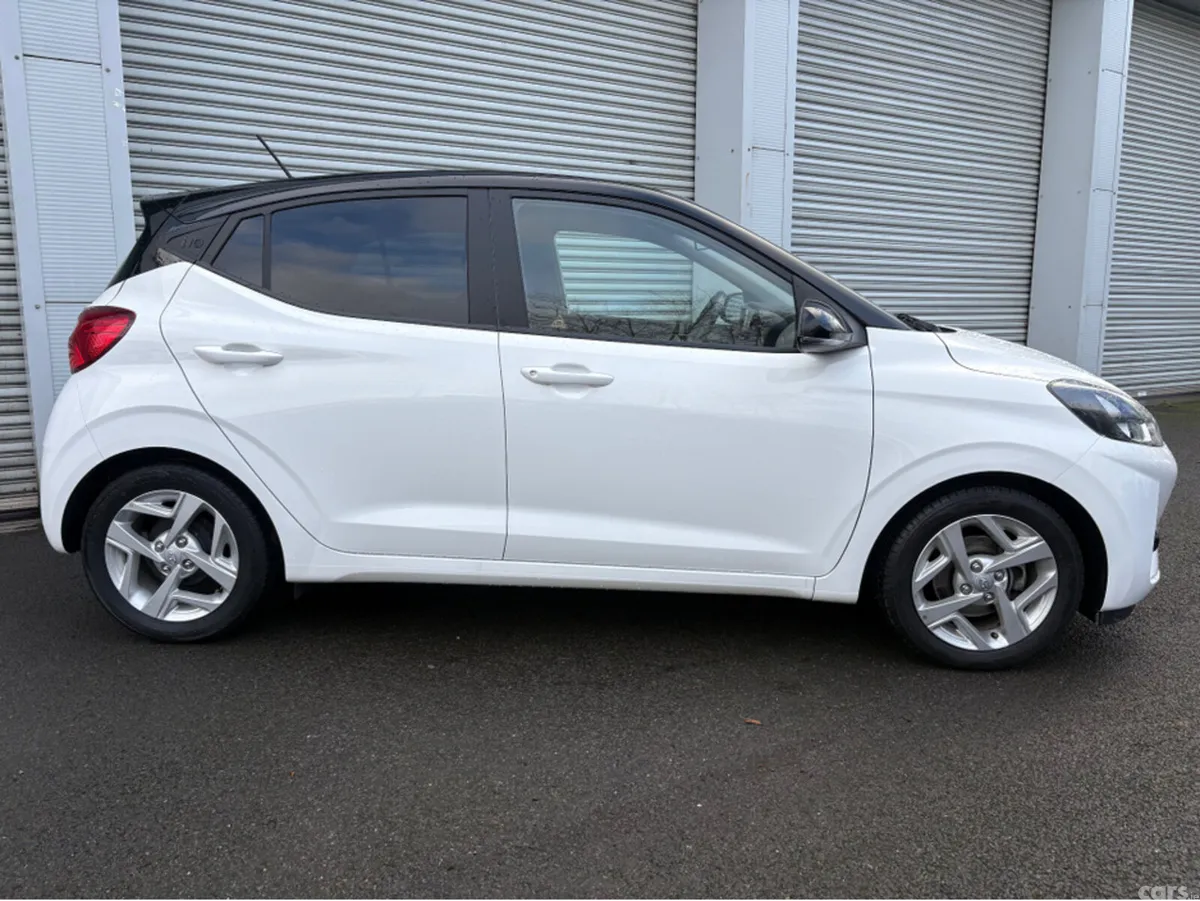 Hyundai i10 Hatchback, Petrol, 2023, White