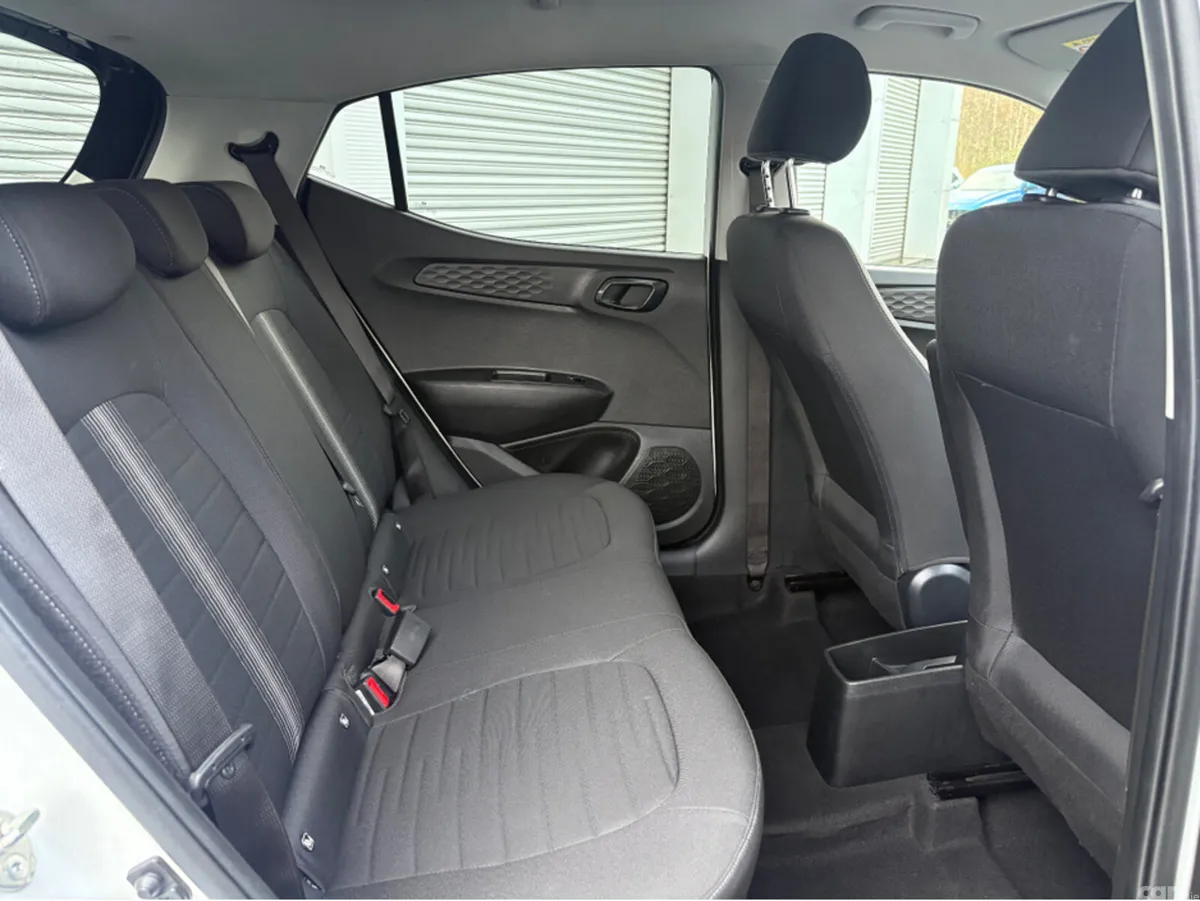 Hyundai i10 Hatchback, Petrol, 2023, White