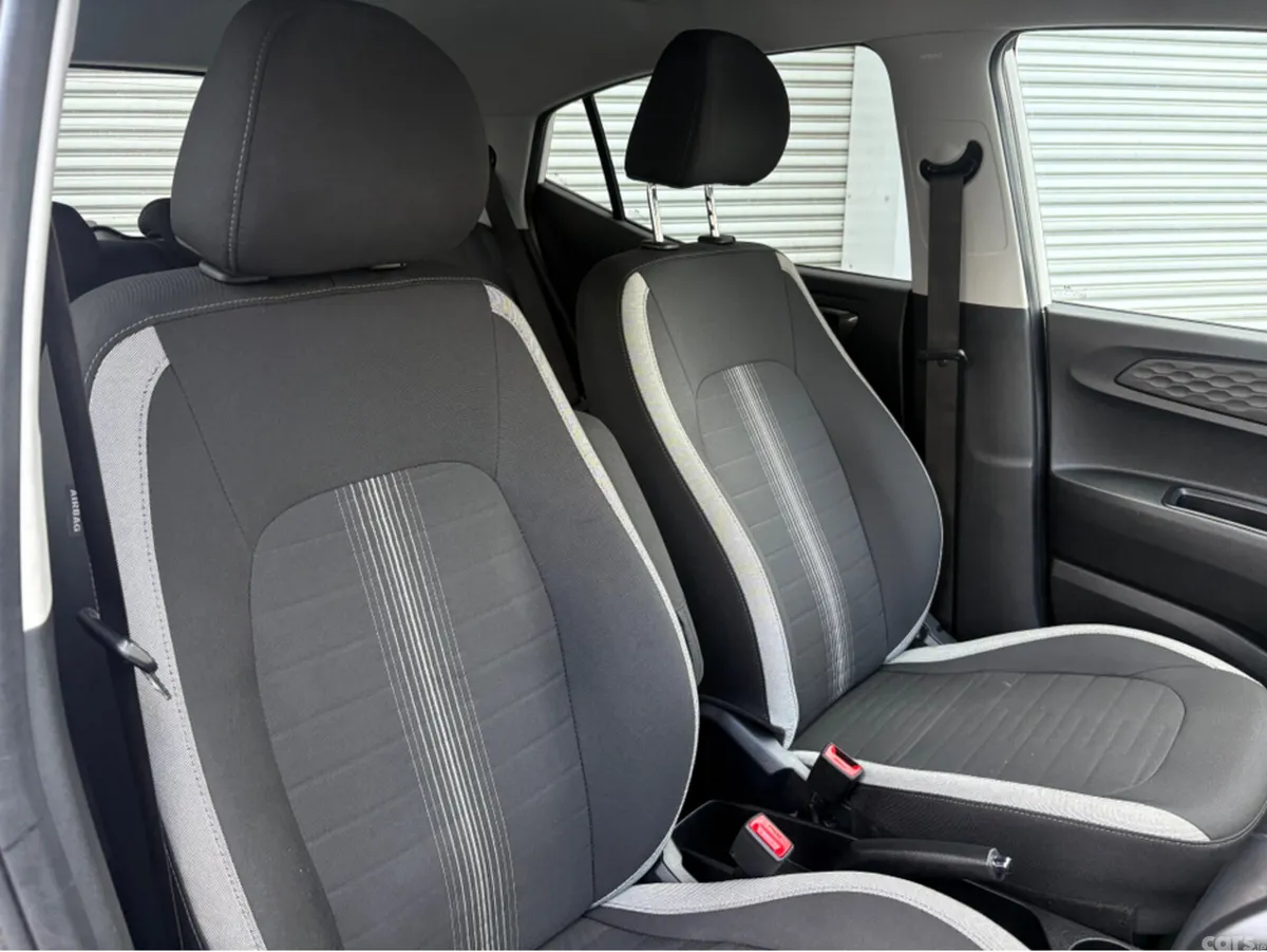 Hyundai i10 Hatchback, Petrol, 2023, White
