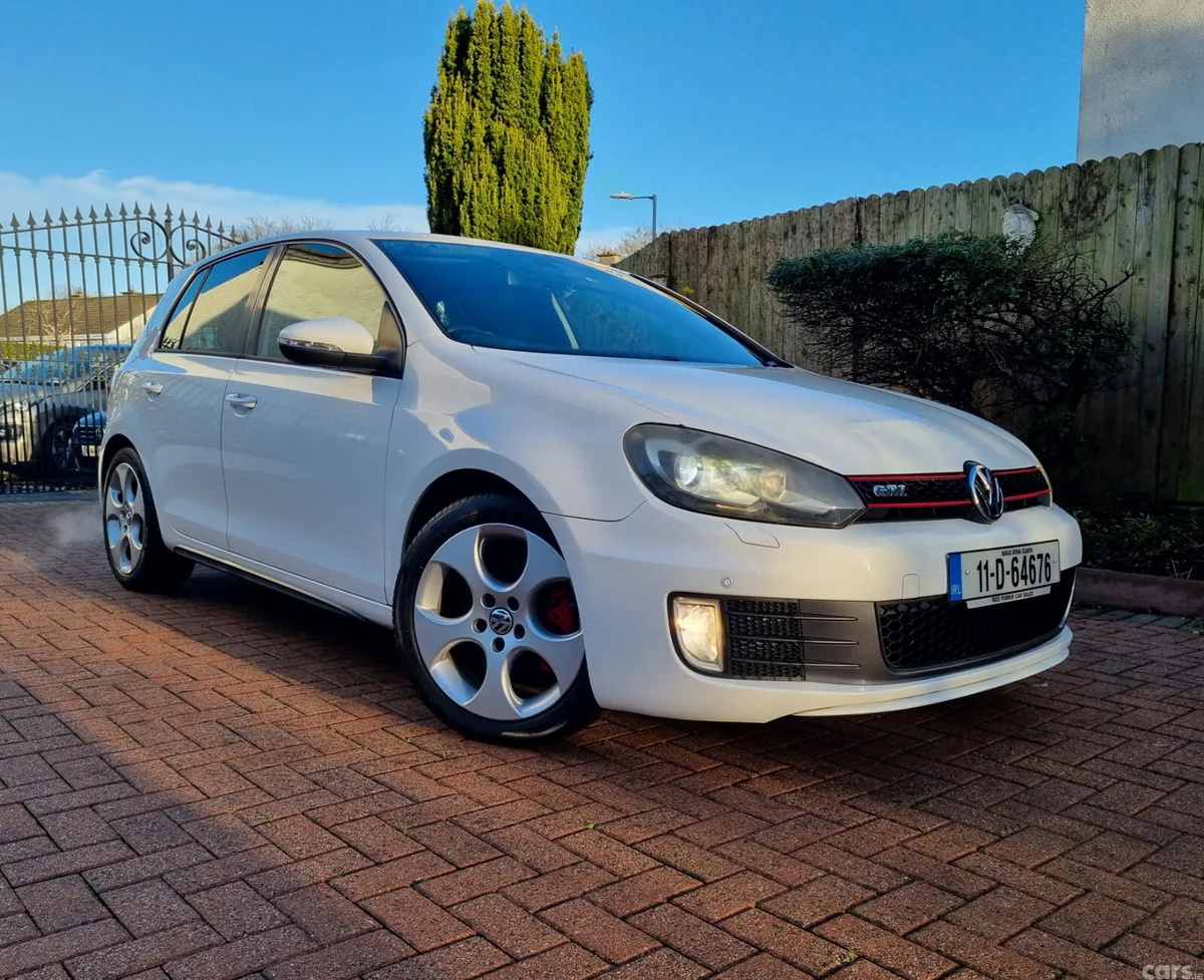 Volkswagen Golf Hatchback, Petrol, 2011, White