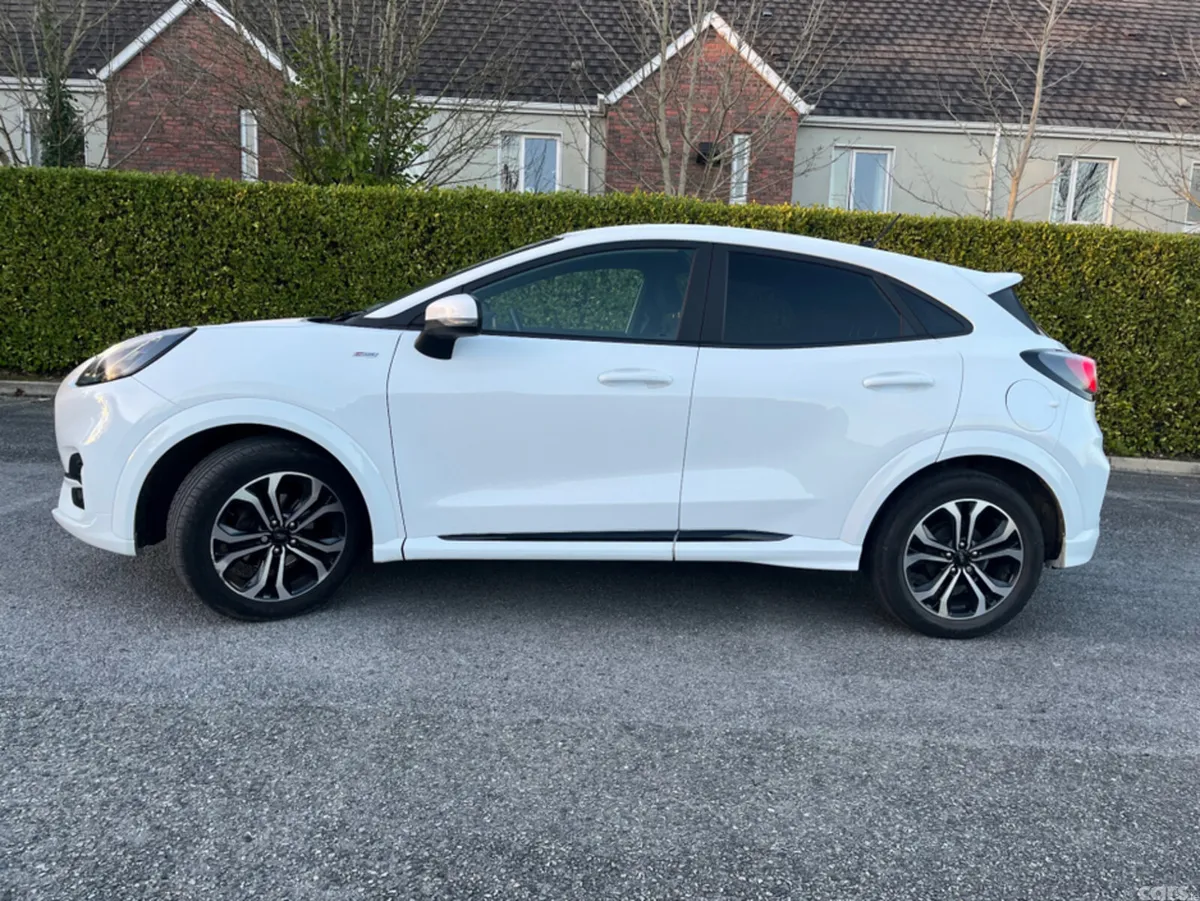 Ford Puma MPV, Petrol, 2022, White