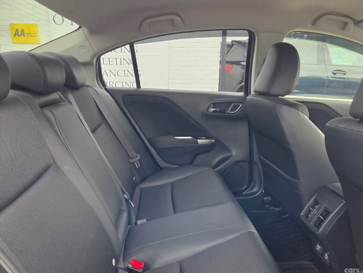 Honda Grace Saloon, Petrol Hybrid, 2018, Blue