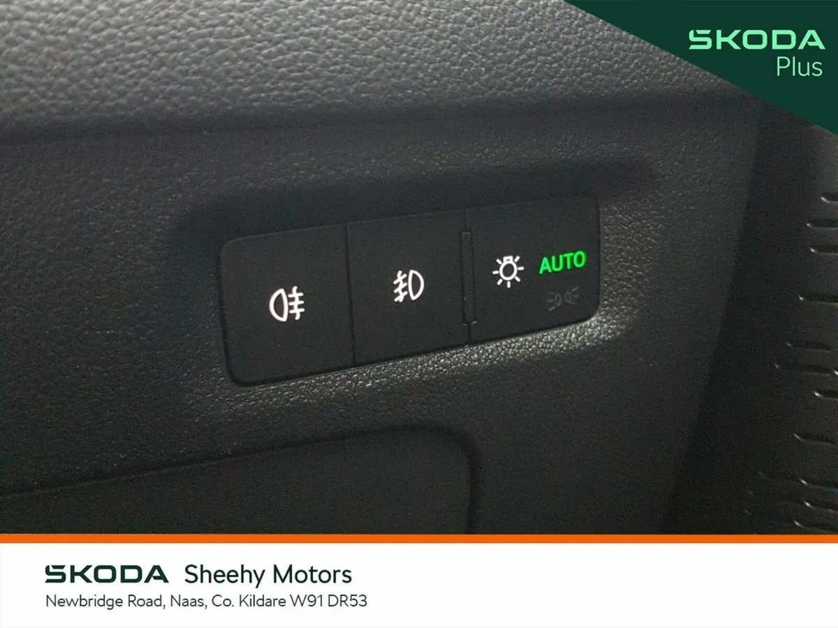 Skoda Octavia Saloon, Petrol, 2023, Black