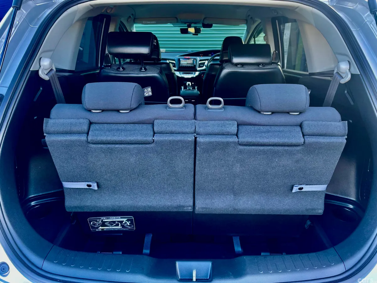 Honda Jade MPV, Petrol Hybrid, 2016, Silver