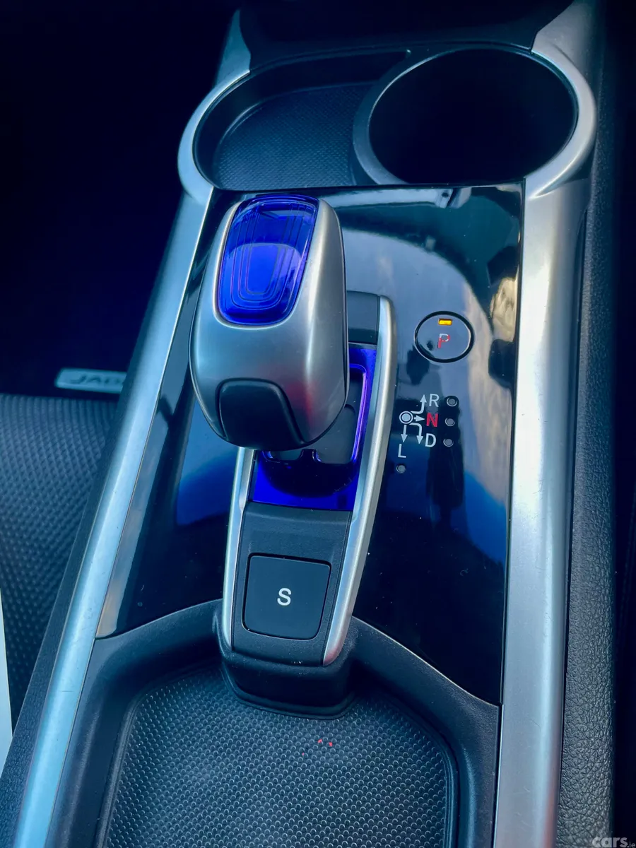 Honda Jade MPV, Petrol Hybrid, 2016, Silver