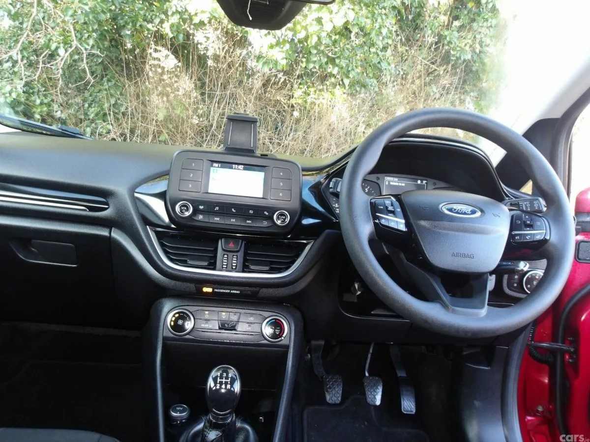 Ford Fiesta Hatchback, Petrol, 2018, Red