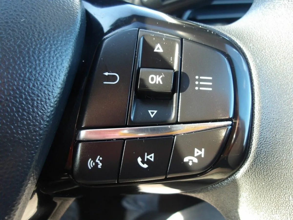 Ford Fiesta Hatchback, Petrol, 2018, Red