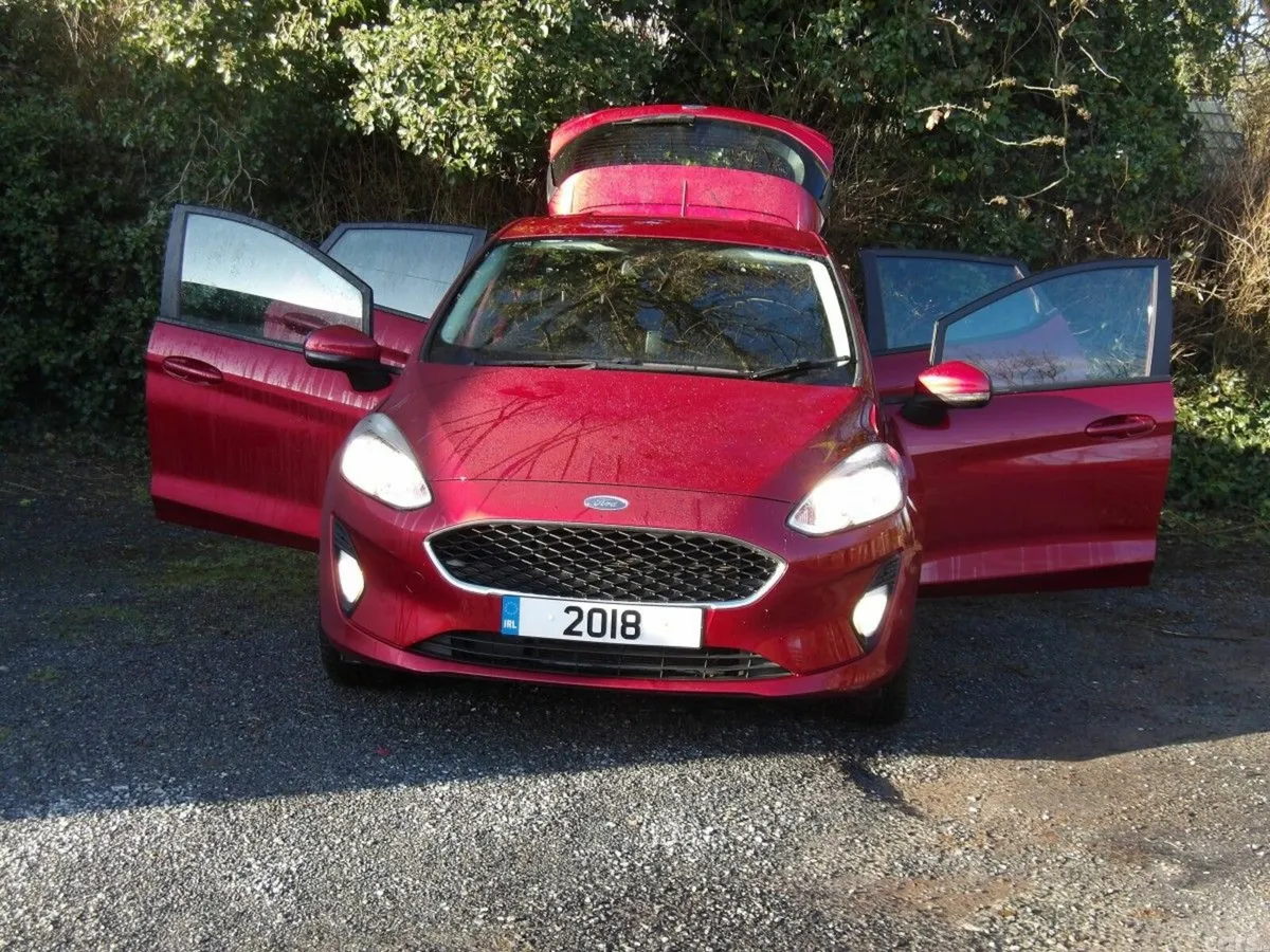 Ford Fiesta Hatchback, Petrol, 2018, Red
