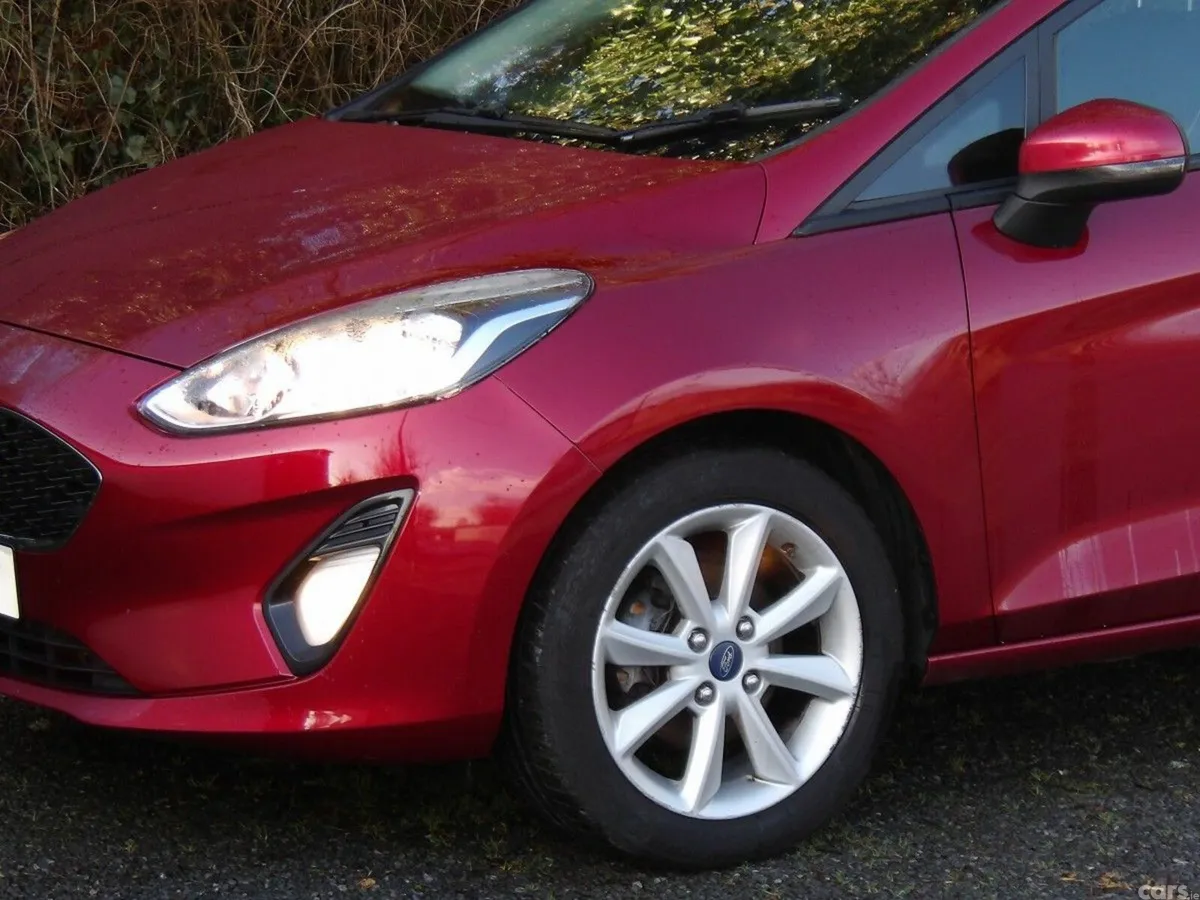 Ford Fiesta Hatchback, Petrol, 2018, Red