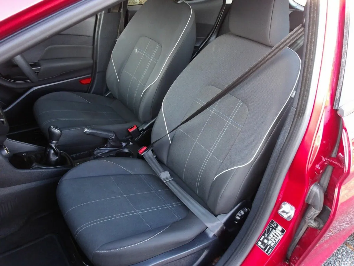 Ford Fiesta Hatchback, Petrol, 2018, Red