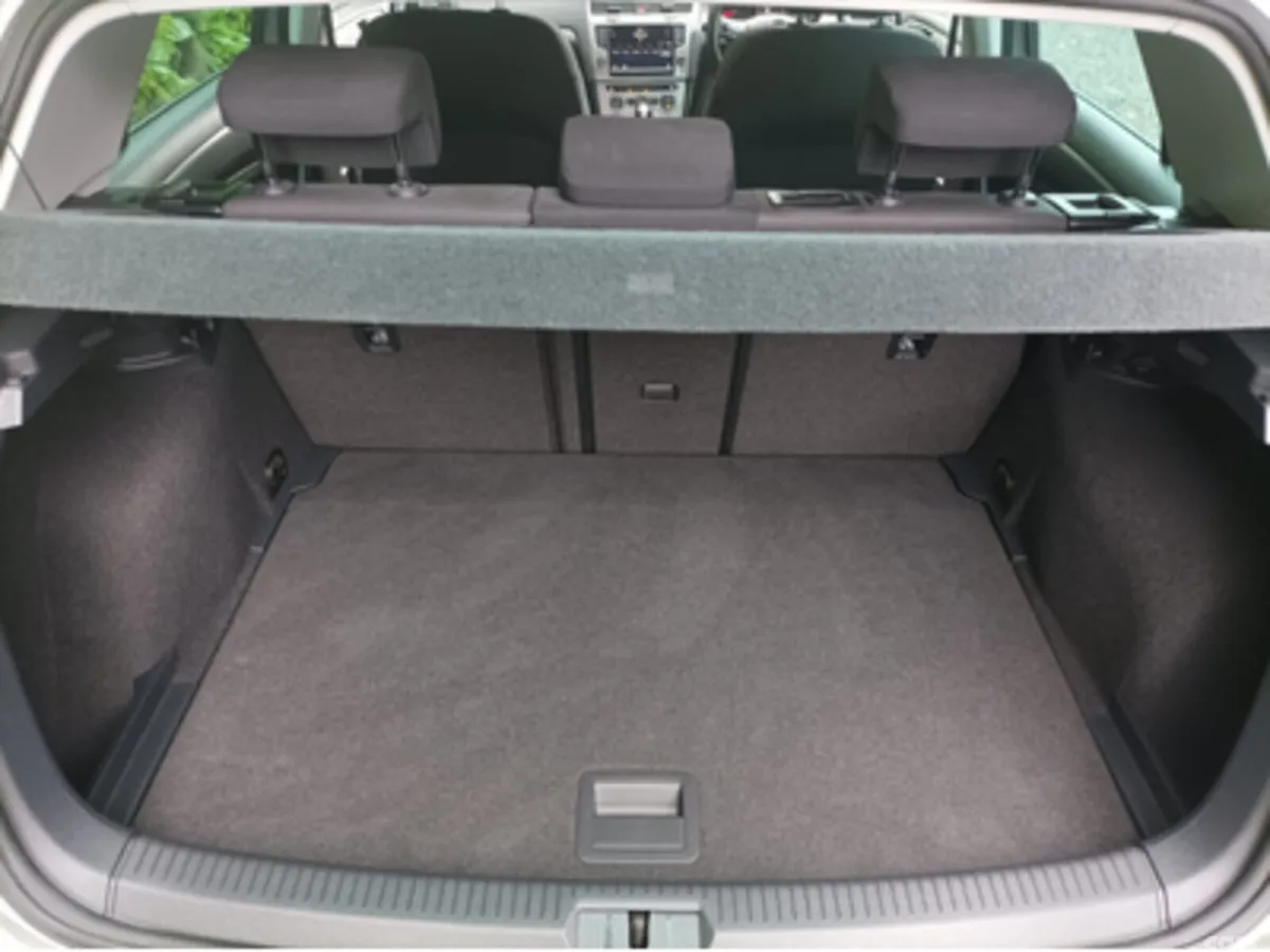 Volkswagen Golf Hatchback, Petrol, 2017, Grey