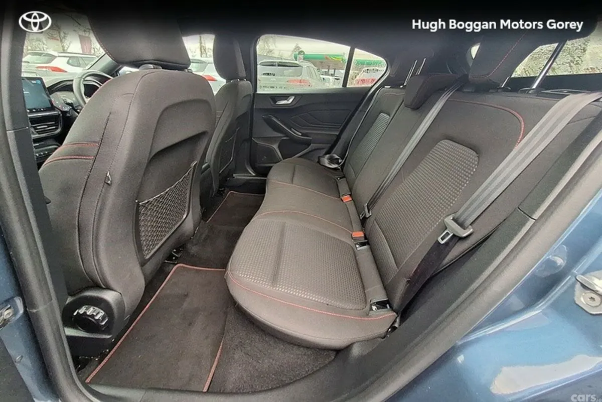 Ford Focus Hatchback, Petrol, 2022, Blue