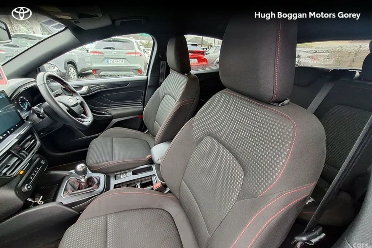 Ford Focus Hatchback, Petrol, 2022, Blue