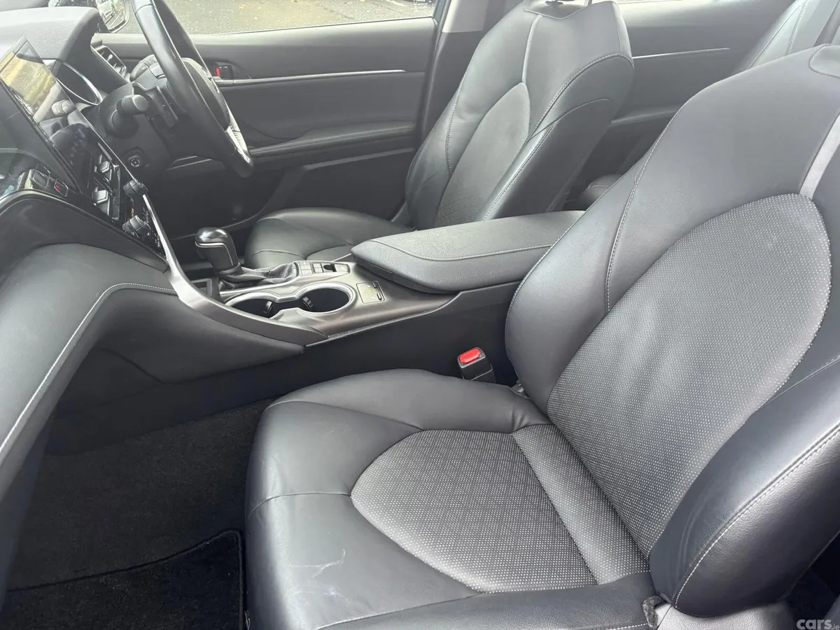 Toyota Camry Saloon, Petrol Hybrid, 2023, Black