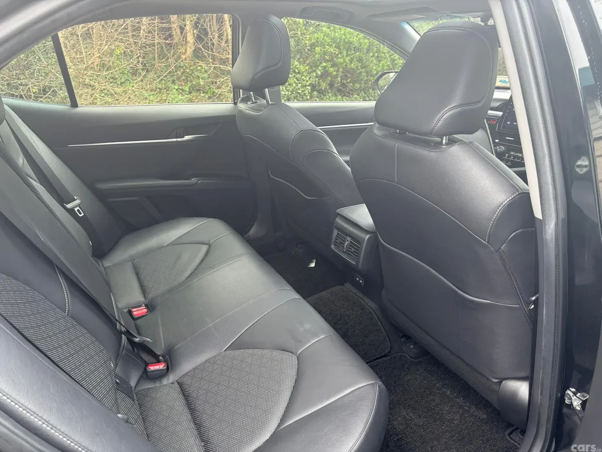 Toyota Camry Saloon, Petrol Hybrid, 2023, Black