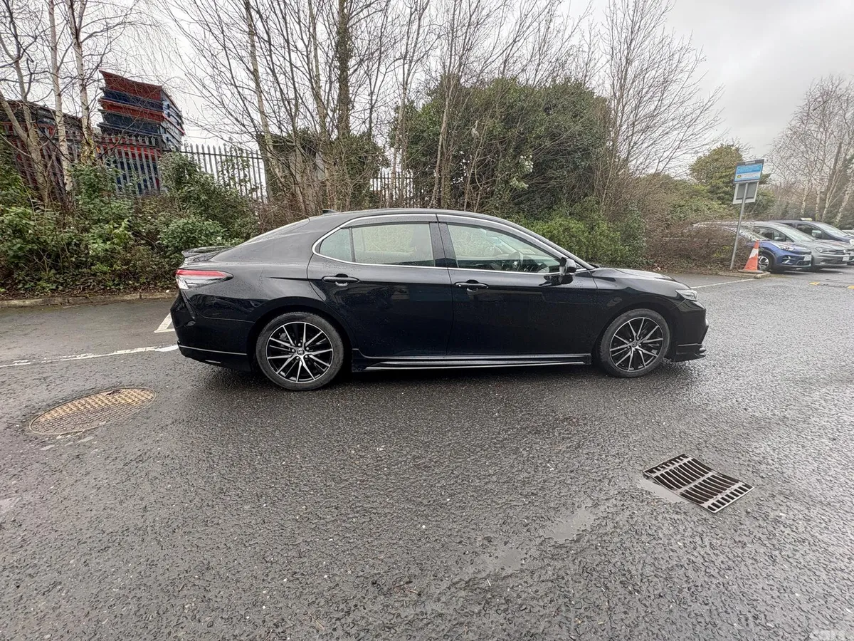 Toyota Camry Saloon, Petrol Hybrid, 2023, Black