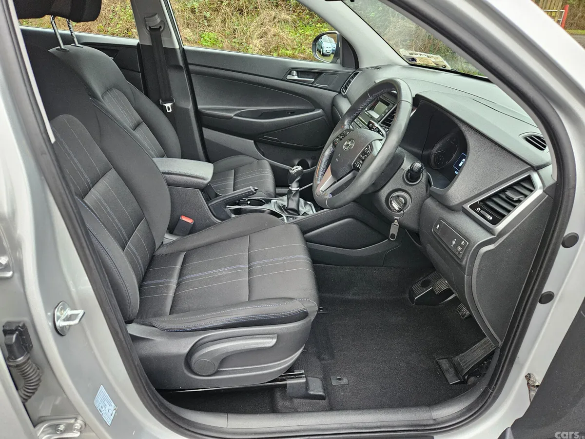 Hyundai Tucson SUV, Diesel, 2016, Silver