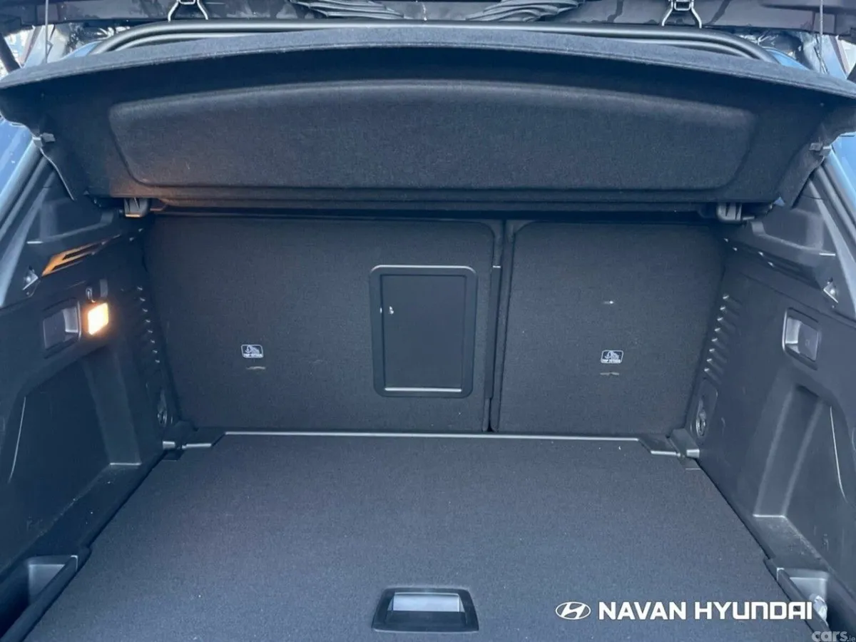Peugeot 3008 MPV, Petrol Hybrid, 2024, Red