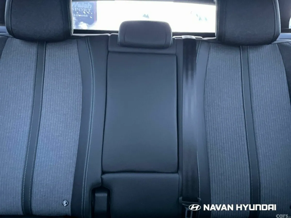 Peugeot 3008 MPV, Petrol Hybrid, 2024, Red