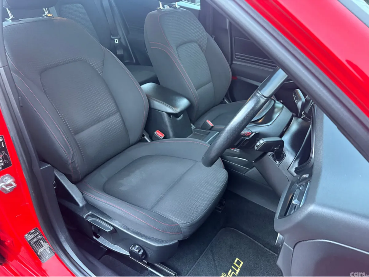 Ford Focus Hatchback, Petrol, 2019, Red
