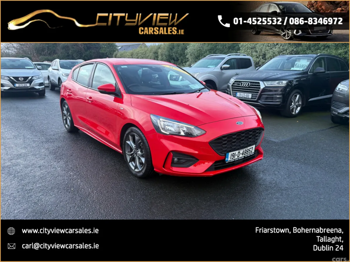 Ford Focus Hatchback, Petrol, 2019, Red