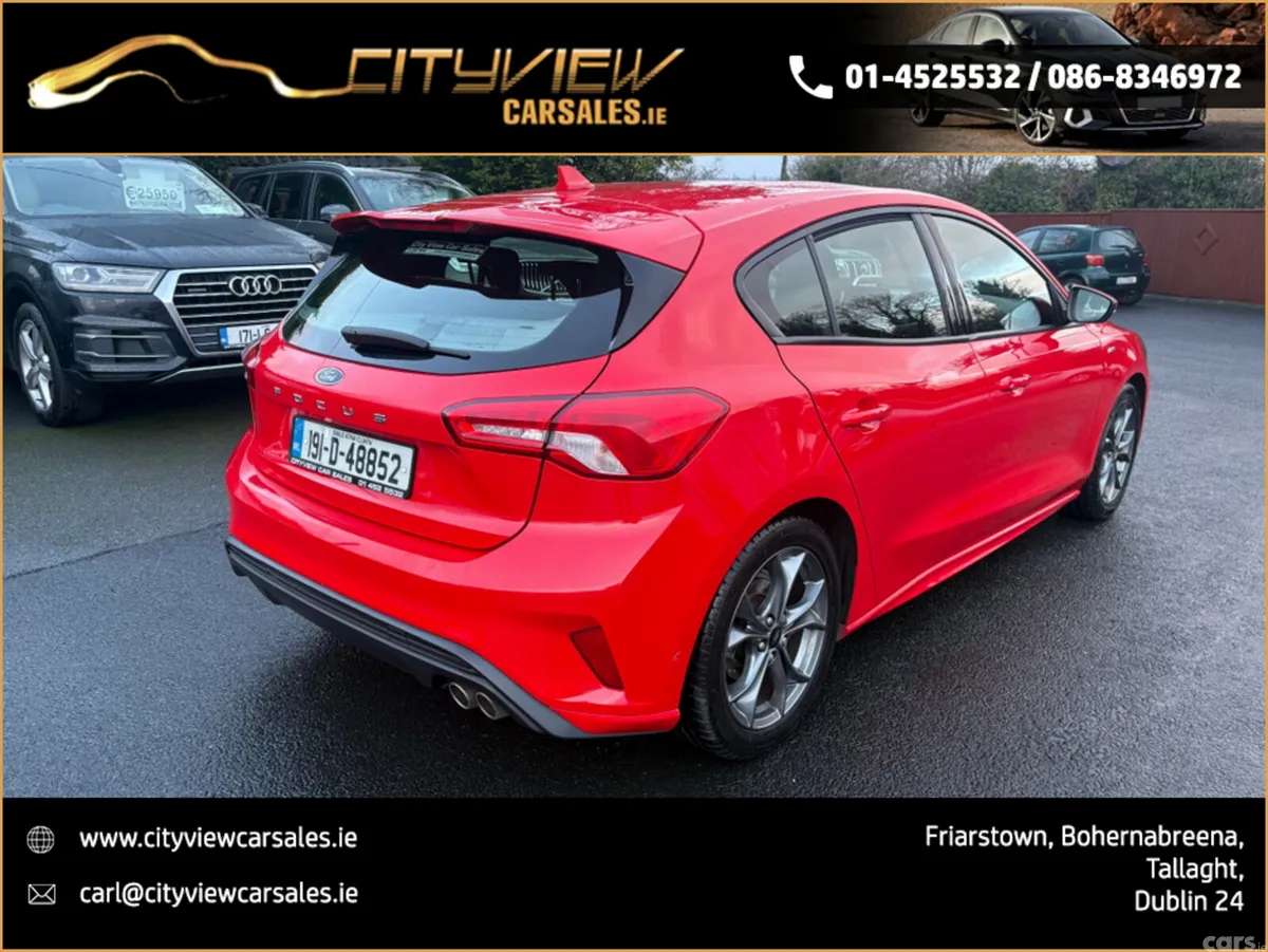 Ford Focus Hatchback, Petrol, 2019, Red