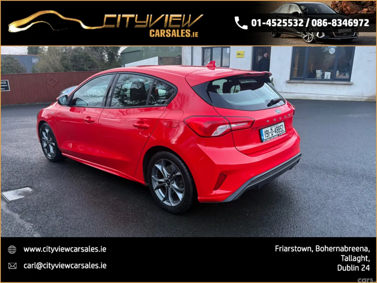 Ford Focus Hatchback, Petrol, 2019, Red