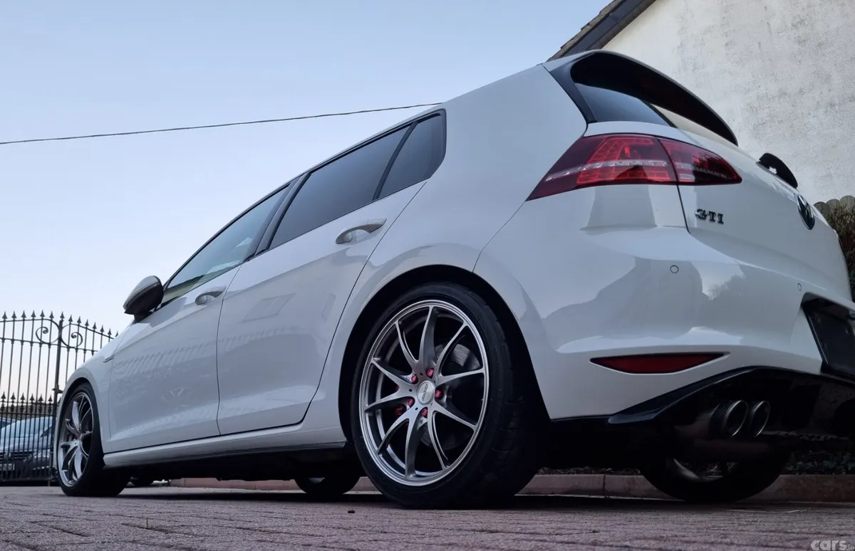 Volkswagen Golf Hatchback, Petrol, 2014, White