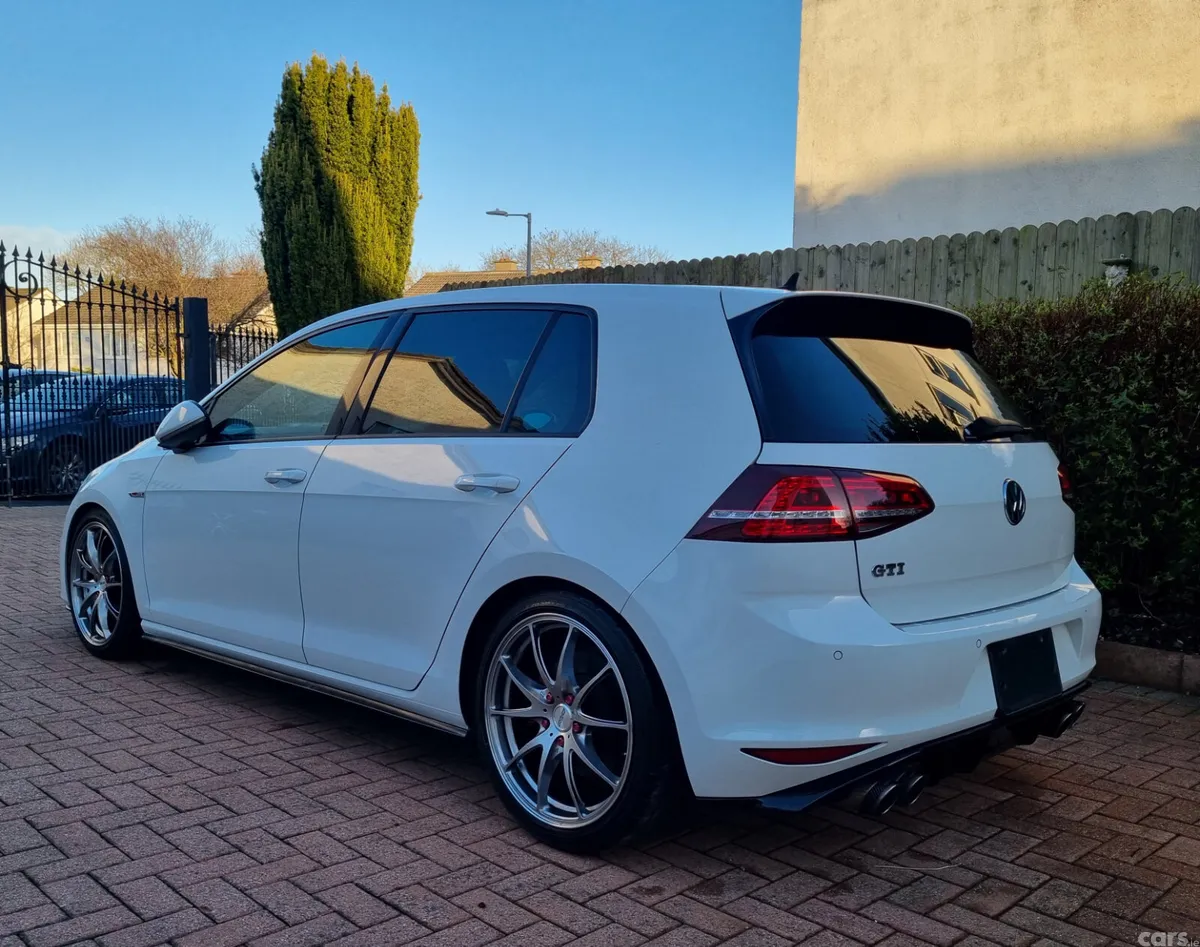 Volkswagen Golf Hatchback, Petrol, 2014, White