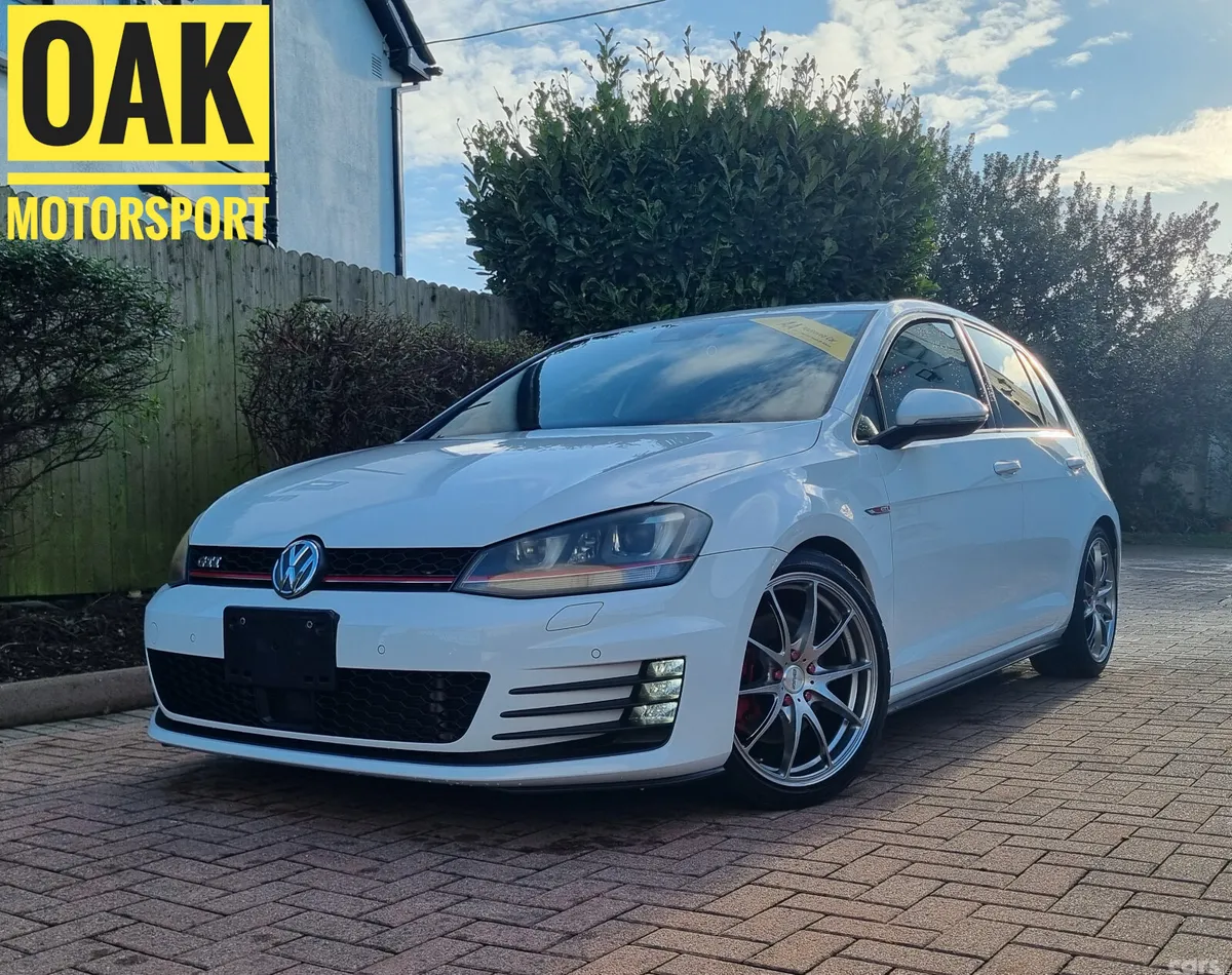 Volkswagen Golf Hatchback, Petrol, 2014, White