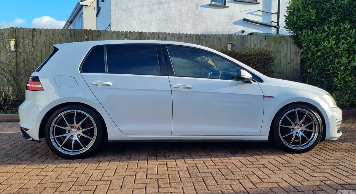 Volkswagen Golf Hatchback, Petrol, 2014, White