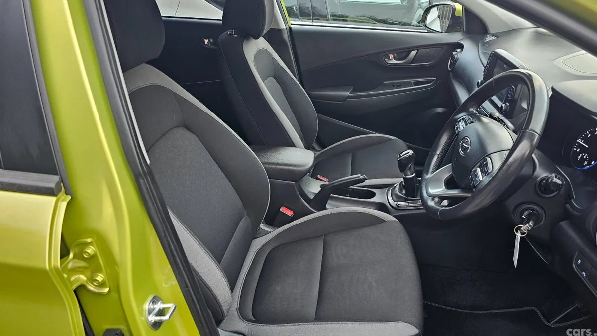Hyundai KONA MPV, Petrol, 2019, Green