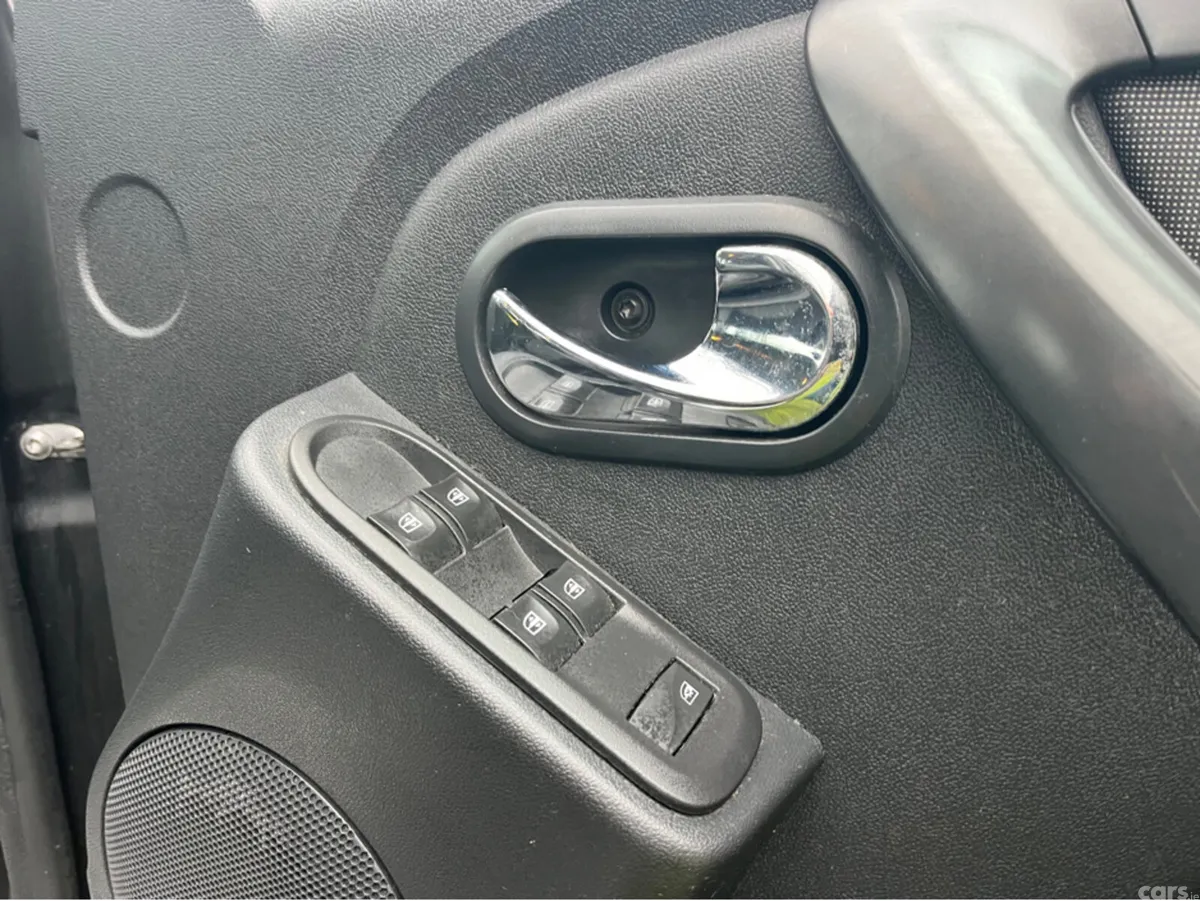 Dacia Duster SUV, Diesel, 2017, Black