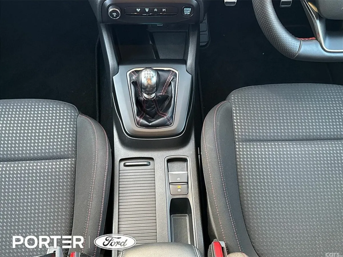 Ford Focus Hatchback, Petrol, 2024, Grey